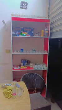 ٦ عارضات • ميز حساب • زاعفرانيه