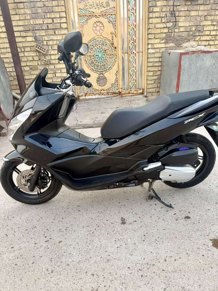 PCX125 • جيل ثاني • اسود نفطي