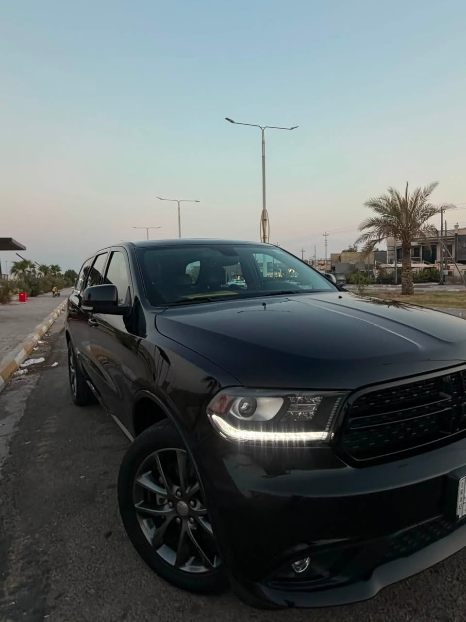 السلام عليكم ورحمة الله وبركاته 
دورنكو :GT AWD
موديل:2017
اللون:اسود
السياره :بأسمي تحويل ثاني يوم
المحرك:6سلندر3600
ماشية:61mi
المواصفات:1/1كشنات جلد  
تدفئه تبريد خزن ميموري فتحه سقف رادارات كشناتVip 7راكب 
بصمه بابين لايت زنون حساسات خلفيه شاشه كبيره
 تحديد سرعه 
فور ويل دبل اكزوز 
اوتو ستارت ستوب(انطفاء ذاتي) 
تشغيل عن بعد 
الحادث:خفيف كما موضح في الصور وشخوط مكحليها
رقم:بغداد خصوصي
السياره:محوره بساتم على وضع الشركه
السعر:(خاص)
المكان:الفلوجة
للتواصل عبر الارقام
***********
***********
