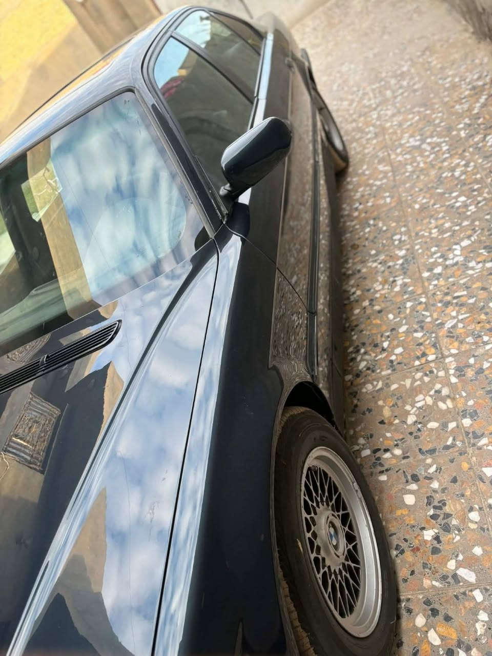 اللهم صلي على محمد وال محمد ❤️
للبيع  BMW 744 i   كاسحة ♦️ رقم بغداد ♦️سعر 79 ♦️
موديل : 1995 سيارة فول  سلايت جنطة شفط كشنات M  الخ..
بيهة ملاحضات جدآ قليلة  تنزل من سعر  ممتفرغلهة  وبلعافية للياخذهة 🩶 *********** العنوان : بغداد الدورة 🇮🇶
