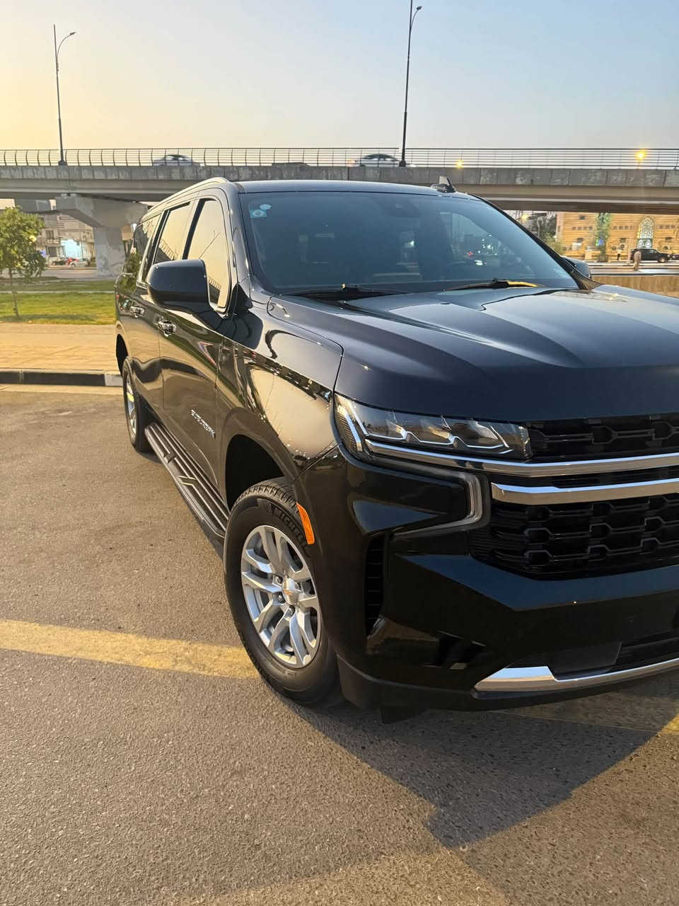Chevrolet Suburban 2024 LS
 رقم بصرة خصوصي 
كشنات جلد متصله (كشنين كهربائية)
تو ويل 
محرك 5300
رادار خروج عن المسار 
حساسات خلفي و امامي 
كاميرا خلفية 
وارد امريكي 
من امريكا ماشيه 33 الف ميل و حالياً 35 الف ميل 
ضربتها جاملغ و ربع من البنيد
منظومة التبريد و الراديترات و جميع الكهربائيات ع وضع الشركة حتى الدعاميه بلاد بس صبغتها جمع الشواصي سليمه و بالكفاله
ايرباك بردة يمنى فقط ضارب و رجعته سستم 
صار بيها قطعتين تبديل الجاملغ الايمن و البنيد
** عدا الحادث كفاله من بدي و شاصي و محرك 
السيارة مغلفة PPF بالكامل مع الجامة الاماميه
السيارة جديدة بمعنى الكلمة و احلى من الصور  ما يحتاجلها اي مصرف 
السعر 38000 $
للأستفسار ***********
