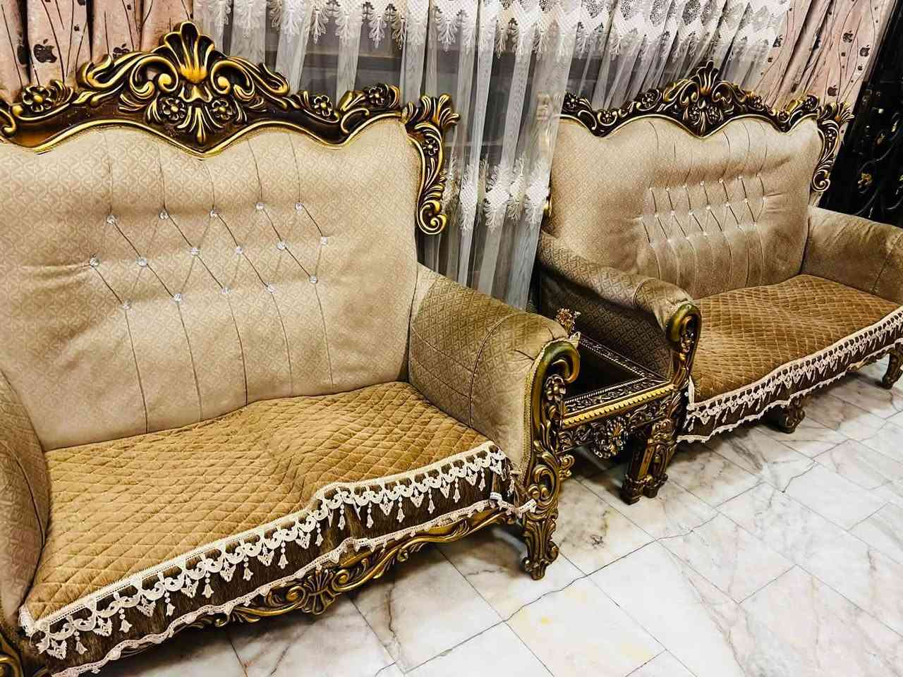 سلام عليكم تخم مستعمل للبيع ١٠مقاعد نضافته ٧٠بل ميه سعره (٣٠٠)وبي مجال مكان بغداد العامريه رقم ***********
