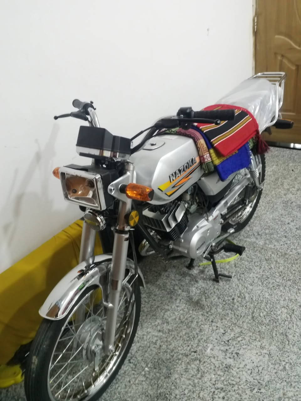 للبيع دراجه ساسوكي موديل 26 دراجه كفاله صارله شهر من طالعه اوراق سكنر سعر 800 وبيه مجال عنواني حله رقم الهاتف ***********
