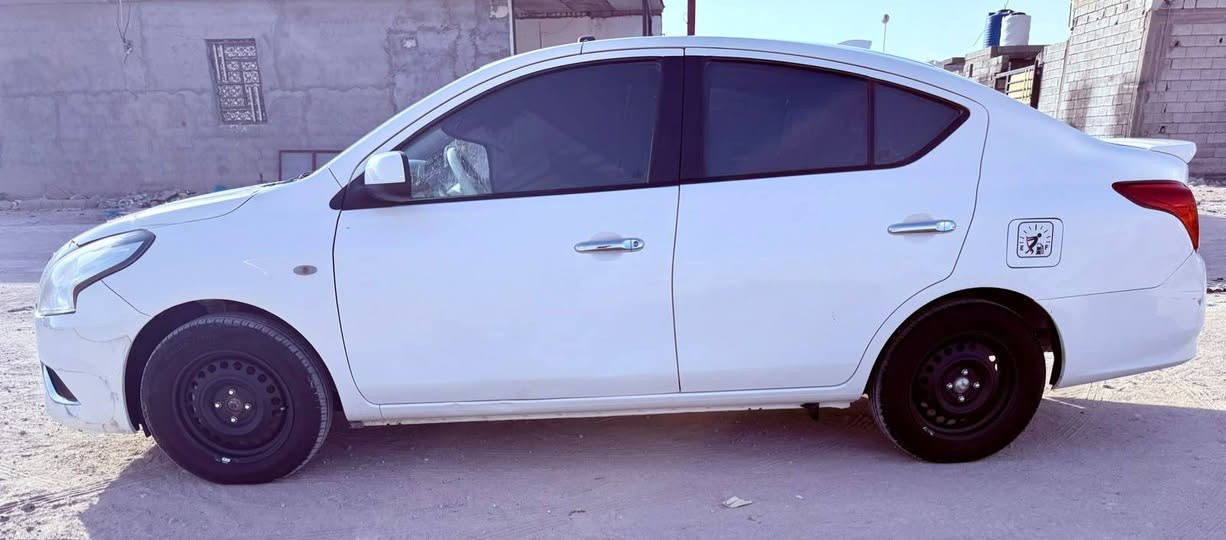 السلام عليكم للبيع نيسان سني موديل 2024 رقم اربيل شرط تحويل وتحويلها يكلف ٧ ورقات عله المشتري سياره كفاله عامه ما عدا شبر باب السايق بارد مكينه كير مكفولات حداده طخم تاير جدد تبريد ثلج السعر ١٠٥ الاستفسار الرقم *********** مكان السياره البصرة الزبير البصرة, العراق
