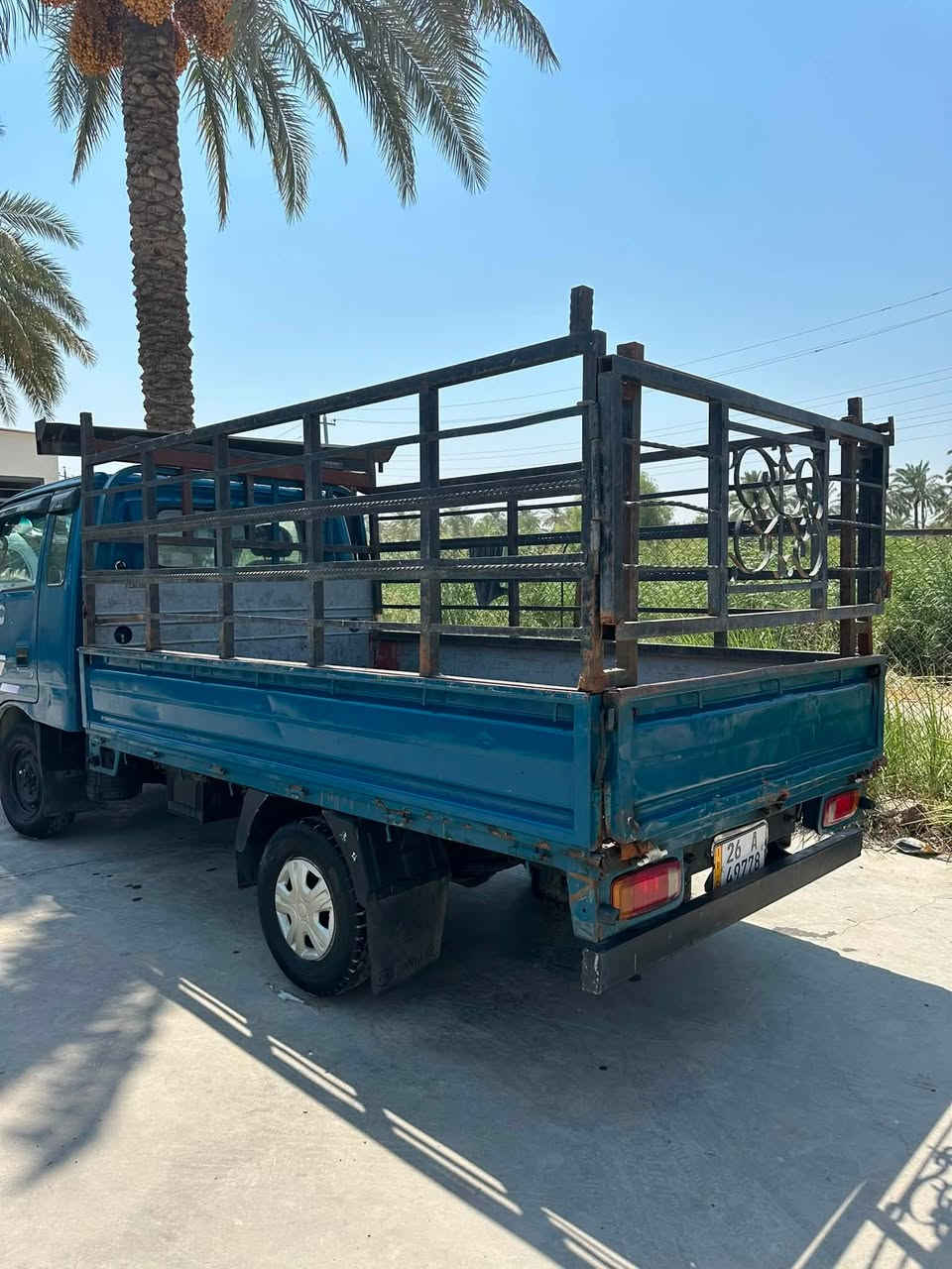 سلام عليكم
للبيع كيا حملً أم عيون 2001 بلاديه كير ومكينه وإكسل وشاصي مكفولات بدون صبغ عدا الدوسات 
تخم تاير جديد 
كهربائيات كلها شغاله 
مكان السياره بغداد الراشديه 
السعر 69  وبيها مجال 
للاستفسار خاص أو ***********
