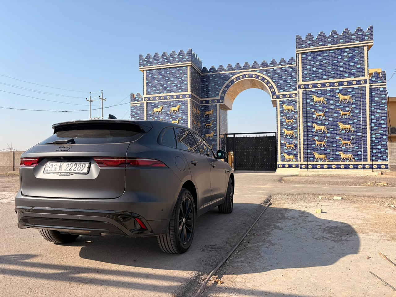 جاكور ٢٠٢٤ F-PACE R Dynamic S
وارد امريكي كلين ماشية ٤٩ 
مغلفة ppf طافي ضمان ١٠ سنوات 
داتا شو ، كشافات دعامية امامية ، بانوراما 
٤ سلندر توربو 
تخم تاير دانلوب ياباني اصلي 
سيارة بحالة فوق الممتازة 

للتواصل *********** وتس اب 
السعر ٤٢٠ ورقة ( ٤٢٠٠٠$ )
