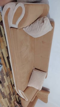 للبيع قنفات نظيفة وبحالة جيدة 🛋️ ثنين كبار + وحدة زغيرة + كرسي بيهن خز...