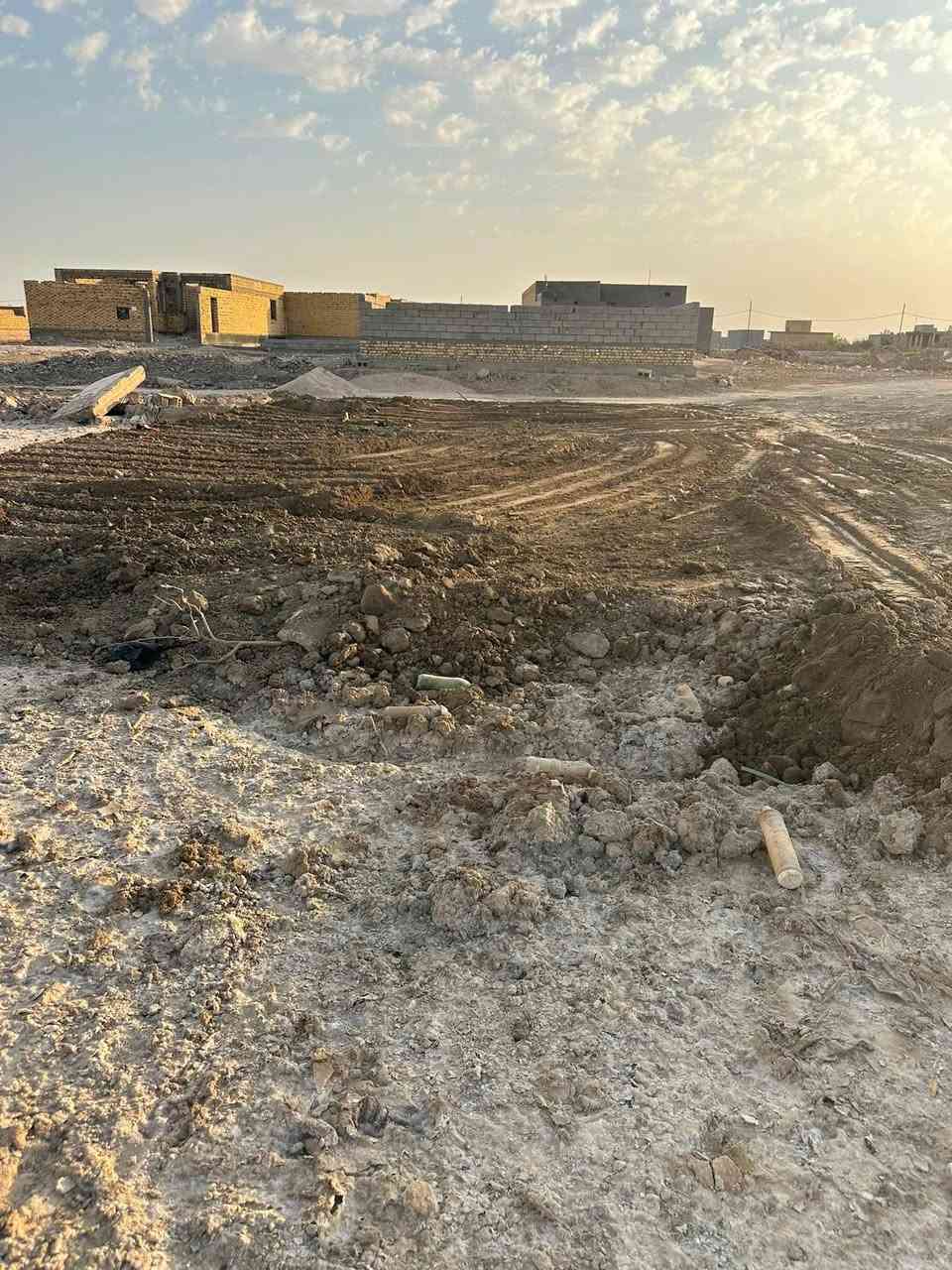 قطعه زراعي 200متر مدفونه وجاهزه للبناء حي جوادين نزله معمل لعصير السعر مناسب ‭***********‬
