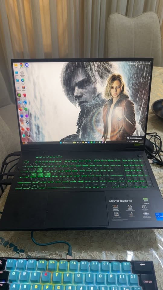 سلام عليكم للبيع لابتوب  

 
CPU - Intel® Core™ i5-13450HX 2.4 GHz (20M Cache, up to 4.6 GHz, 10 cores: 6 P-cores and 4 E-cores)

RAM - 16GB DDR5-5600hz

STORAGE - 512GB PCIe® 4.0 NVMe™ M.2 SSD

GPU - NVIDIA® GeForce RTX™ 5050 Laptop GPU, 115W 8GB GDDR7

Display - 16-inch, FHD+ 16:10 (1920 x 1200, WUXGA), IPS-level, Anti-glare display, sRGB:100.00%, Adobe:75.35%, Refresh Rate:165Hz, G-Sync, MUX Switch 

نظافة 100‎%‎ استخدام قليل للبيع بسعر مليون و450 الف مكاني بغداد

تواصل واتس اب ***********
