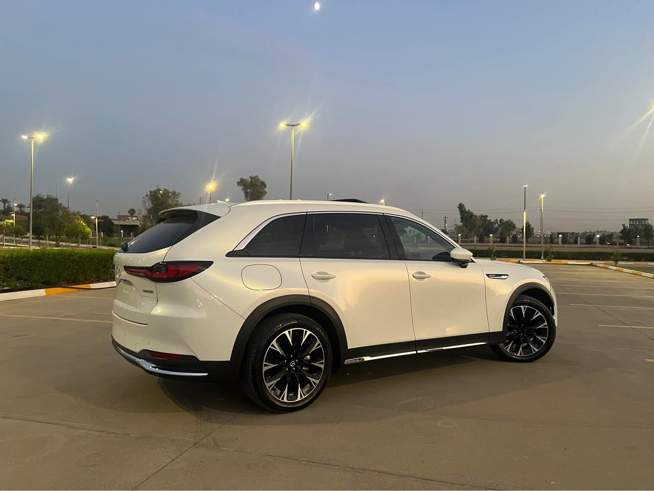 مازدا cx-90 مؤديل 2024 مواصفات premium plus فول فولة داتاشؤ كوشين سارد و گةرم مةكينة 4 پستؤن سةيارةكة تةنها نيو دةرگاي بؤياغة لةگةل 1 شوين PDR بي ژووري بي داخلي سةيارةكة گير و مةكينة و كارةبايي هـةموو شتي بةشةرت 
*********** أربيل, العراق
