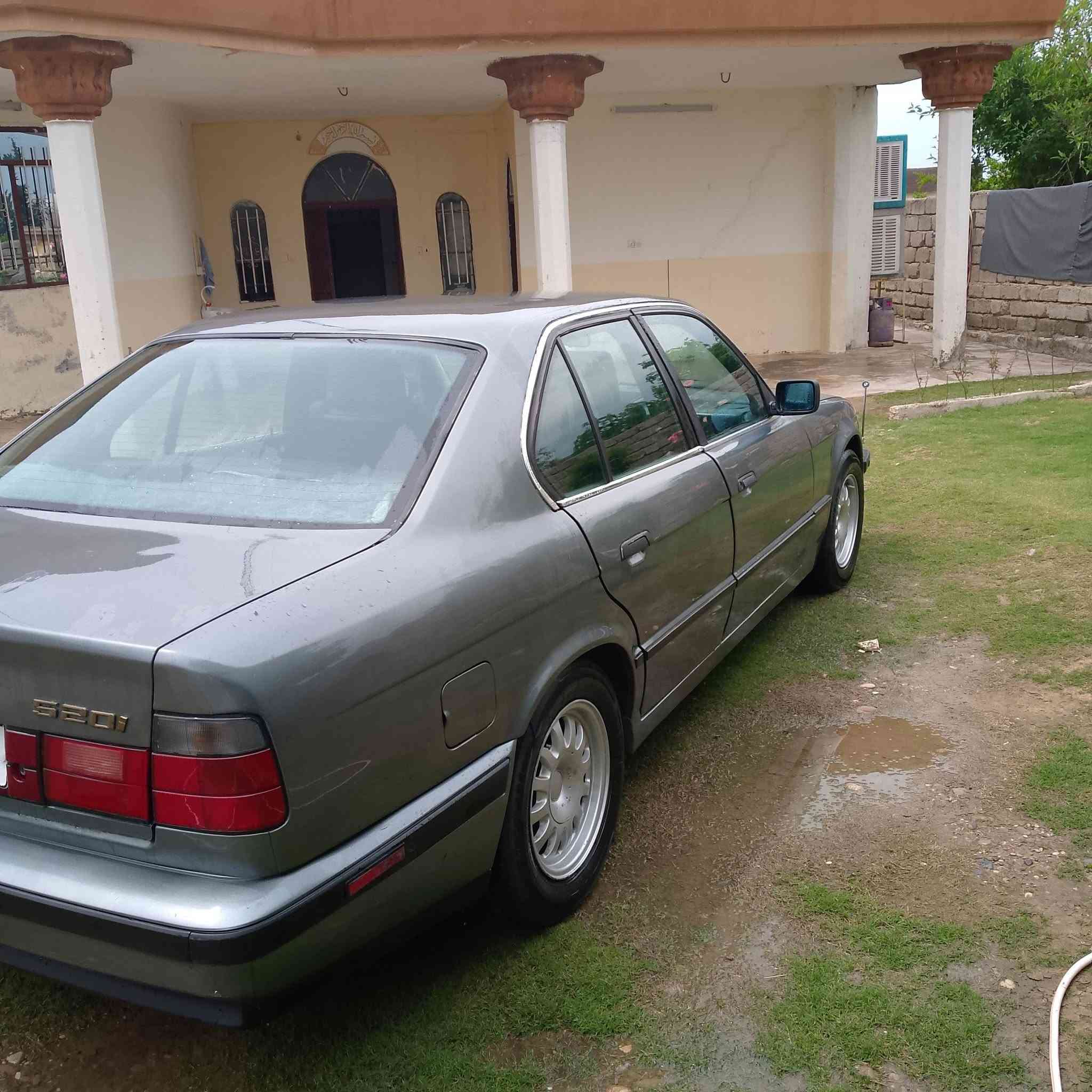 بي ام 520گير عادي بخ عام جمالية بدون ضرر رقم دولي كركوك صاحبها بالموصل بدون تبريد محرك فل سيارة نظيفة للاتصال ***********
