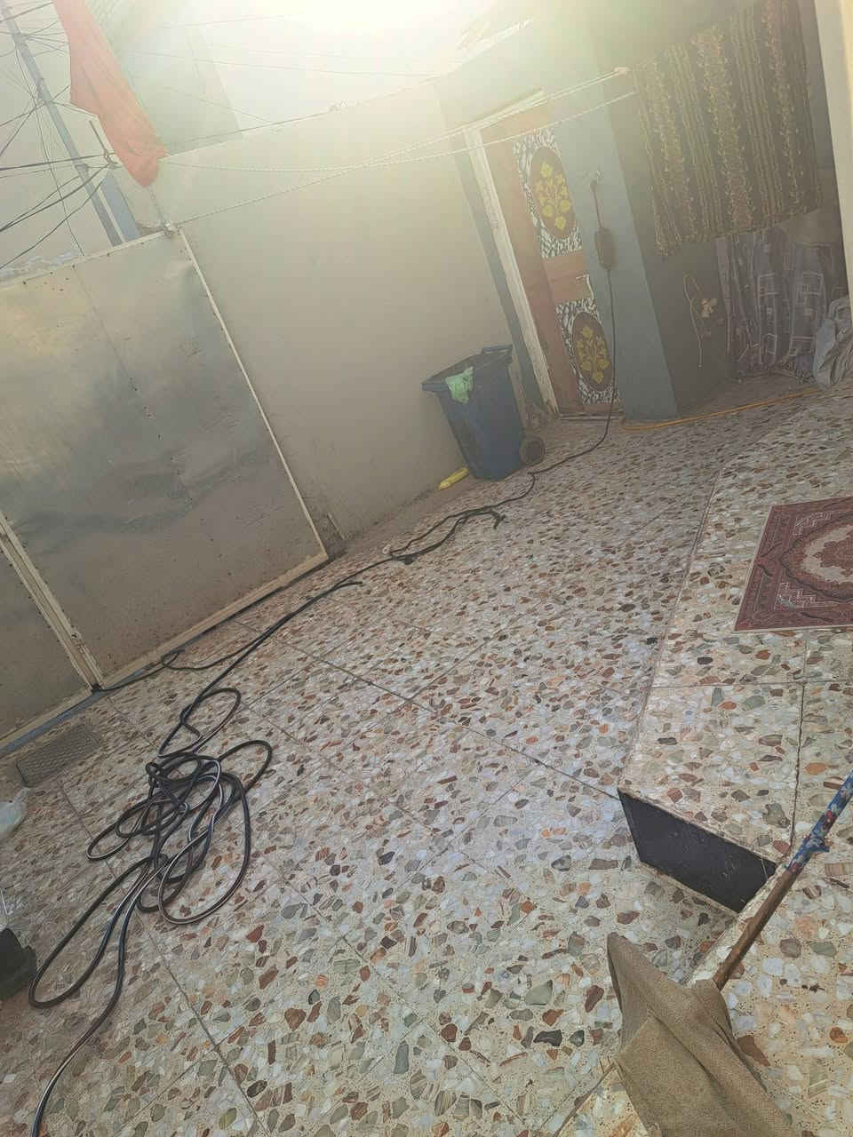 بيت للبيع مساحه ١٣٠ متر
طابقين الاول غرفه صاله ستقبال مطبخ تخاريج الثاني غرفتين صاله تخاريج 
العنوان كوفه حي العسكري قرب مسجد السهله شارع ١٠ موقع مميز ٥ دقائق يبعد عن مسجد السهله للاستفسار الاتصال 
***********

