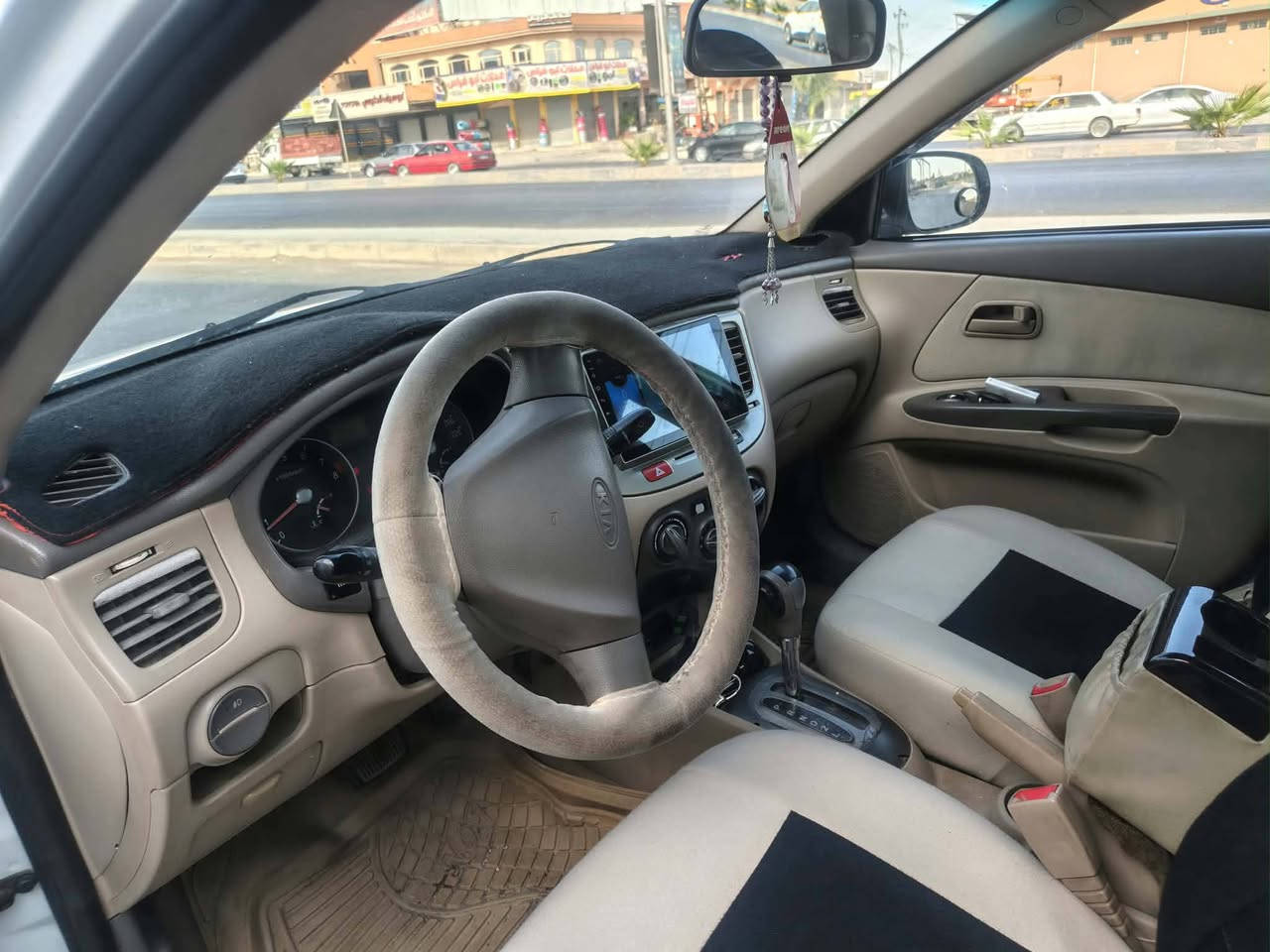 السلام عليكم
ريو 2011
محرك 16
تبريد شغال
السيارة جاهزة
بيها بارد جاملغ الخلفي بالاضافة جاملغ الاماني
بأسمي هزة جديدة سنوية نافذة2028
السعر 95$
***********

