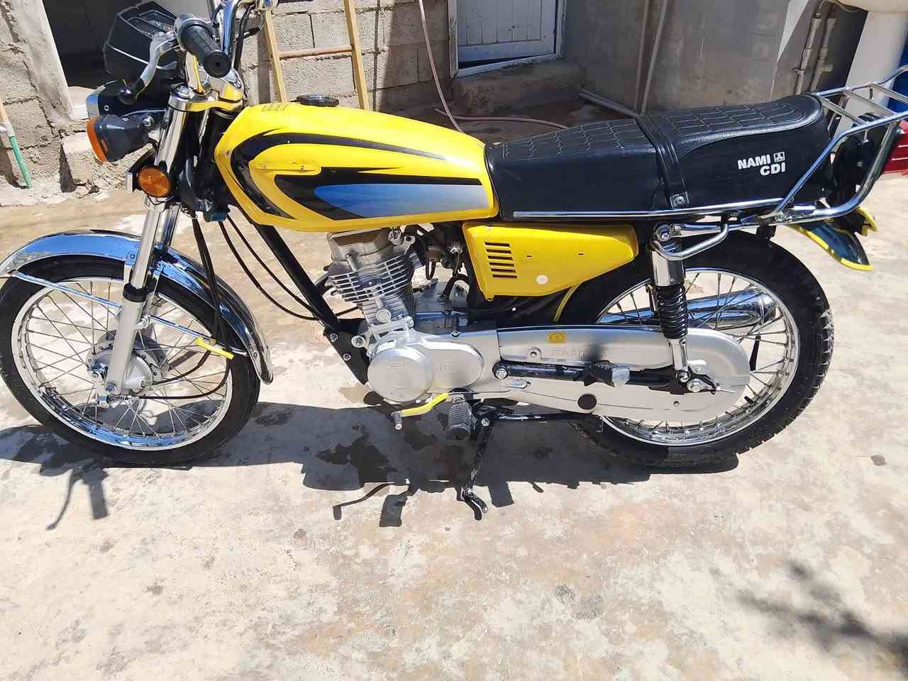 السلام عليكم للبيع دراجه شلامشه بلاديه موديل 26 اي عيب ما بيها الدراجه حلوه للبيع فقط سعر 700 وبي مجال التفاصيل على هذا الرقم واتساب ***********
