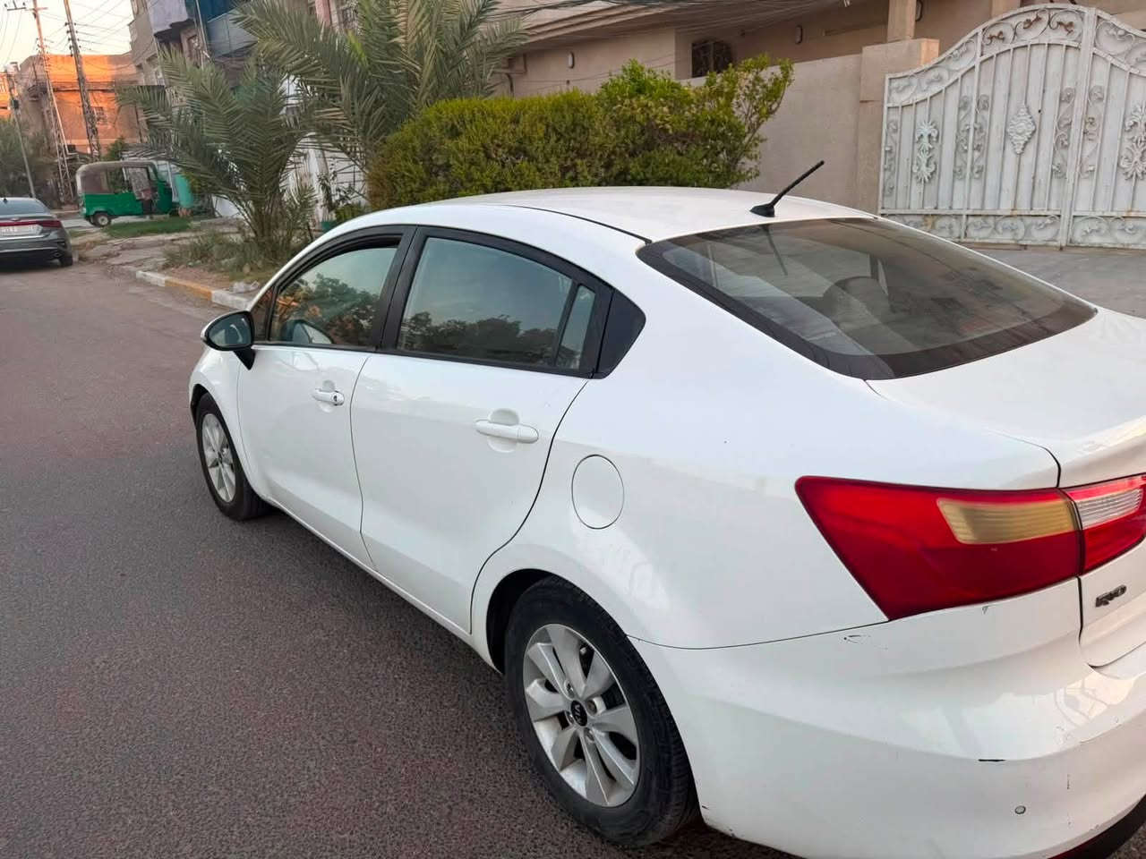 السلام عليكم  كيا ريو ١٧ خليجي ابيض مكفوله ماشية ٧٣ رقم بغداد  ***********  السعر ١١٠

