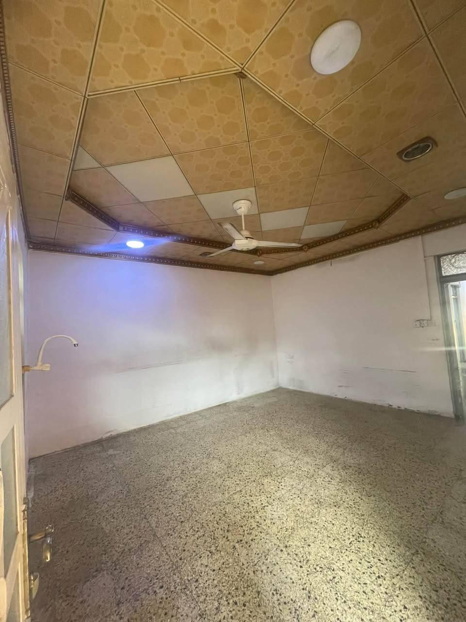 طابق ارضي • غرفتين • سايدين الشلالات