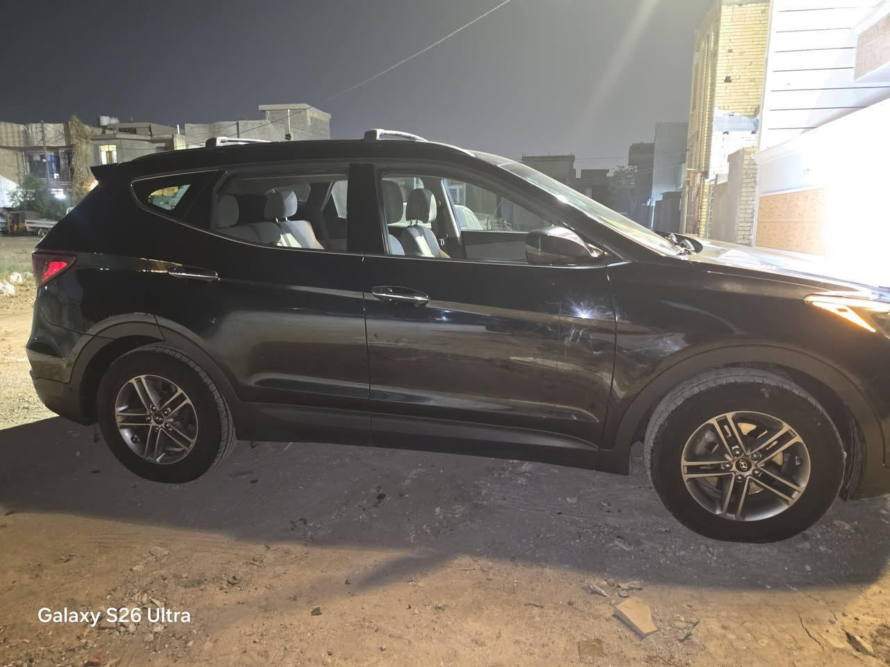 سنتافيا موديل 17وارد امريكي محرك 2400gdi مواصفات عاديه حادثها خلفي موجود بلصور والباب الامامي بيه صبغ من امريكا مع الجاملغ حداديه الصدر 60 بالميه سياره نظيفه للبيع فقط السعر 155 ورقه وبيها مجال مكاني بغداد قرب الدوره للاستفسار على الرقم ***********
