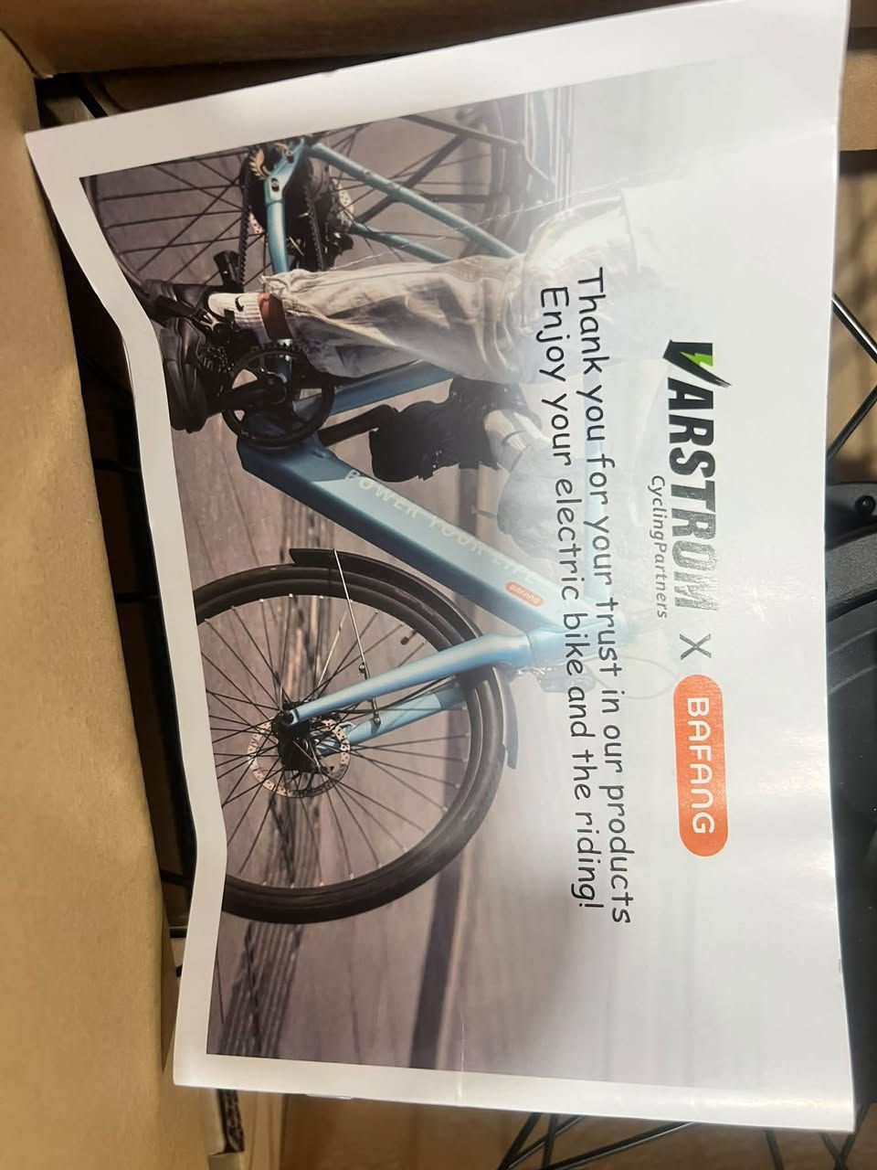 كامل للبيع ⚡️السلام عليكم شباب، متوفر عندي طقم تعديل دراجة كهربائية (E-Bike Kit) من الشركة العالمية الغنية عن التعريف BAFANG، وجاهز للتركيب الفوري.📋 مواصفات ومحتويات الطقم:المحرك: بافانج الأصلي بقوة 500 واط (عزم قوي جداً وسرعة ممتازة).الجهد الكهربائي: 48 فولت.حجم التاير (الويل): قياس 26 إنش (جاهز ومحبوك على السلك).الملحقات المتوفرة: العقل (الكونترولر) المبرمج والضفيرة الكاملة مع الشاشة الذكية لقراءة السرعة ونسبة البطارية.🌟 مميزات الطقم:تشغيل ناعم وسلس وبدون أي مشاكل أو أعطال.متوافق مع نظام الدراجة وقارئ البيانات شغال مثل الساعة 100%.عزم قوي جداً بالمرتفعات وسرعة ممتازة على الطريق.📍 المكان: السليمانية  للشراء والاستفسار، يرجى التواصل على الخاص أو الاتصال على الرقم: (***********)

نص مكتوب في الصور:
- BPM36V250W 563745