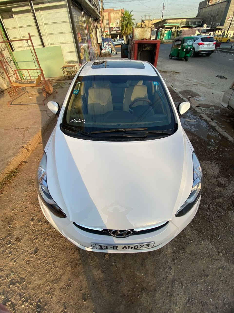 السلام عليكم ELANTRA  موديل 2014 
فول مواصفات 1/1 خليجي 
محرك 2000 دوش كير محرك خير من الله السيارة تخم تاير منضومة مي صالي يومين شادهن شرط التاير انتاج 26 وراديترات جدد تبريد ثلج شرط ❄️
ماشية 116 km شرط ب120 دك جرس 🔔 ممشى بلادي صدر امامي نفض كلة جديد تخم اذاين جدد ومشط ستيرن جديد دواخلها بلادية حت الكاعية بعدها كاربت ممدوشمة منضومة زنون شادلها بيها ضمان سنة 
مكاني : بغداد حي اور 
رقمي : ***********
ملاحضات : مكفولة من ضربة وتبديل وصبغ عدا تكحيل كارت كد شبر فقط 
السعر : 117 وبيها مجال
