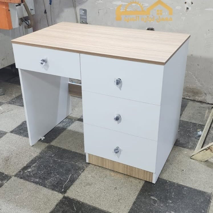 طلب تصميم غرفة شبابية (سرير طابقين لـ 3 أشخاص) مع مراعاة المساحة المختصرة، بتصميم عراقي (تكمه وصوميه مدمجة بكل طابق)، والمجرى من الربل، مع ضمان مفتوح.
المنفذ: معمل نجارة السيد (عمل عراقي تكمه وحسب الطلب).
الموقع: بغداد، حي العامل، شارع السكلات، مقابل محطة السيد لغسل السيارات.
للتواصل: *********** و *********** (أبو علي).
