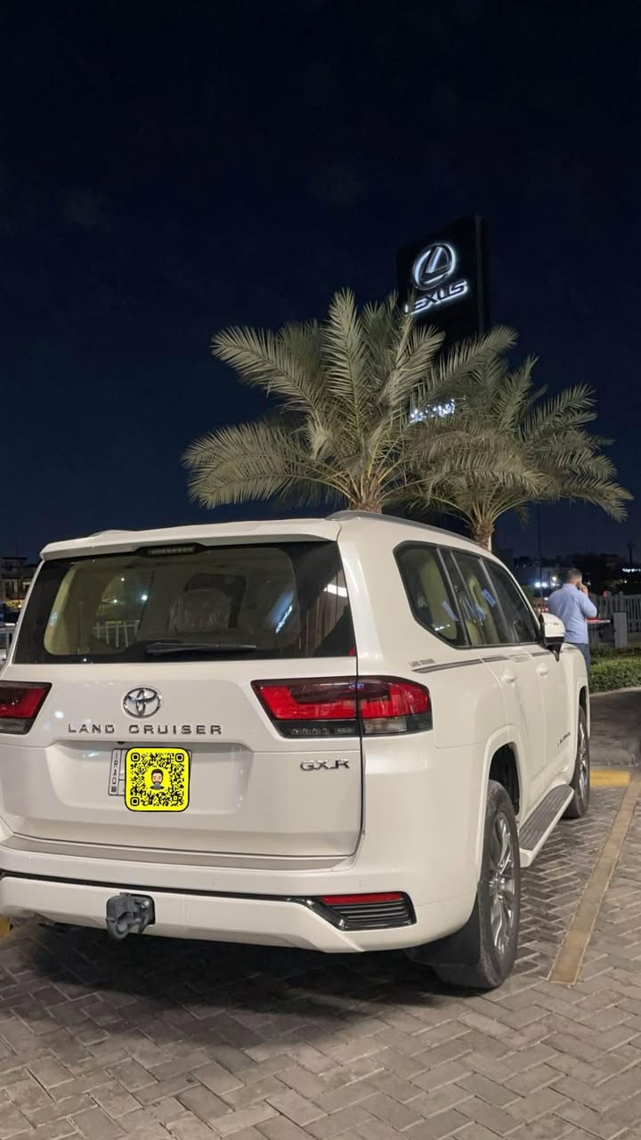 السلام عليكم لاندكروز GXR ساز 3شاشات تطبيق 
ماشيه 22 الف حقيقي السياره زيرو على ايدي 
مكفوله كفاله عامه مواصفات 5 بصمات شاشه ابل كار بلي 
كشنات تبريد  وضعيات قياده محرك v6 محرك 4000 تنفس طبيعي رقم بغداد مكانها بغداد السيديه رقمي *********** بغداد, العراق
