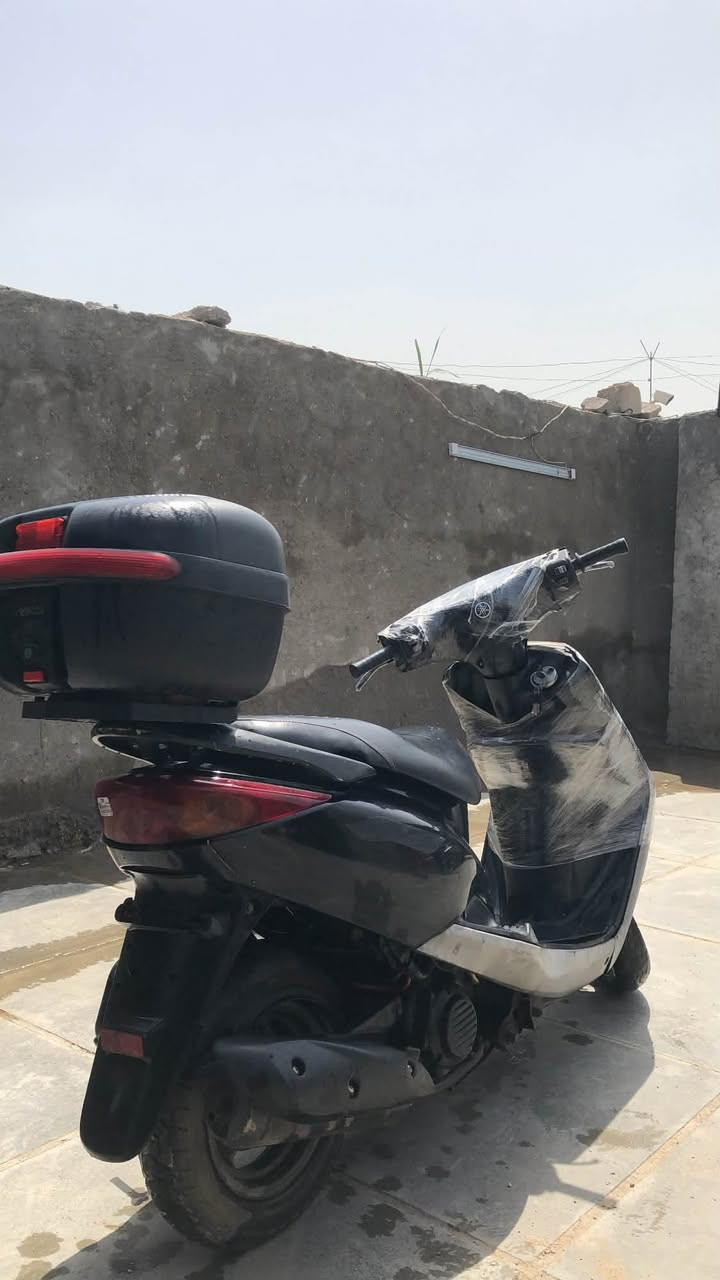 دراجه بريز دراجه حلوه كهربائيات سلف هندر لايت عالي ناصي كله شغلل فقط كفر امام متفلش وملاحضات بسيطه مكينه ممفتوح برغي مكينه صافيه بيها خيط تبخير من صونده  المبخره بس مكينه تخبل السعر٥٠٠ الف ابو ال٣٥٠ لتتصل رقمي ***********
