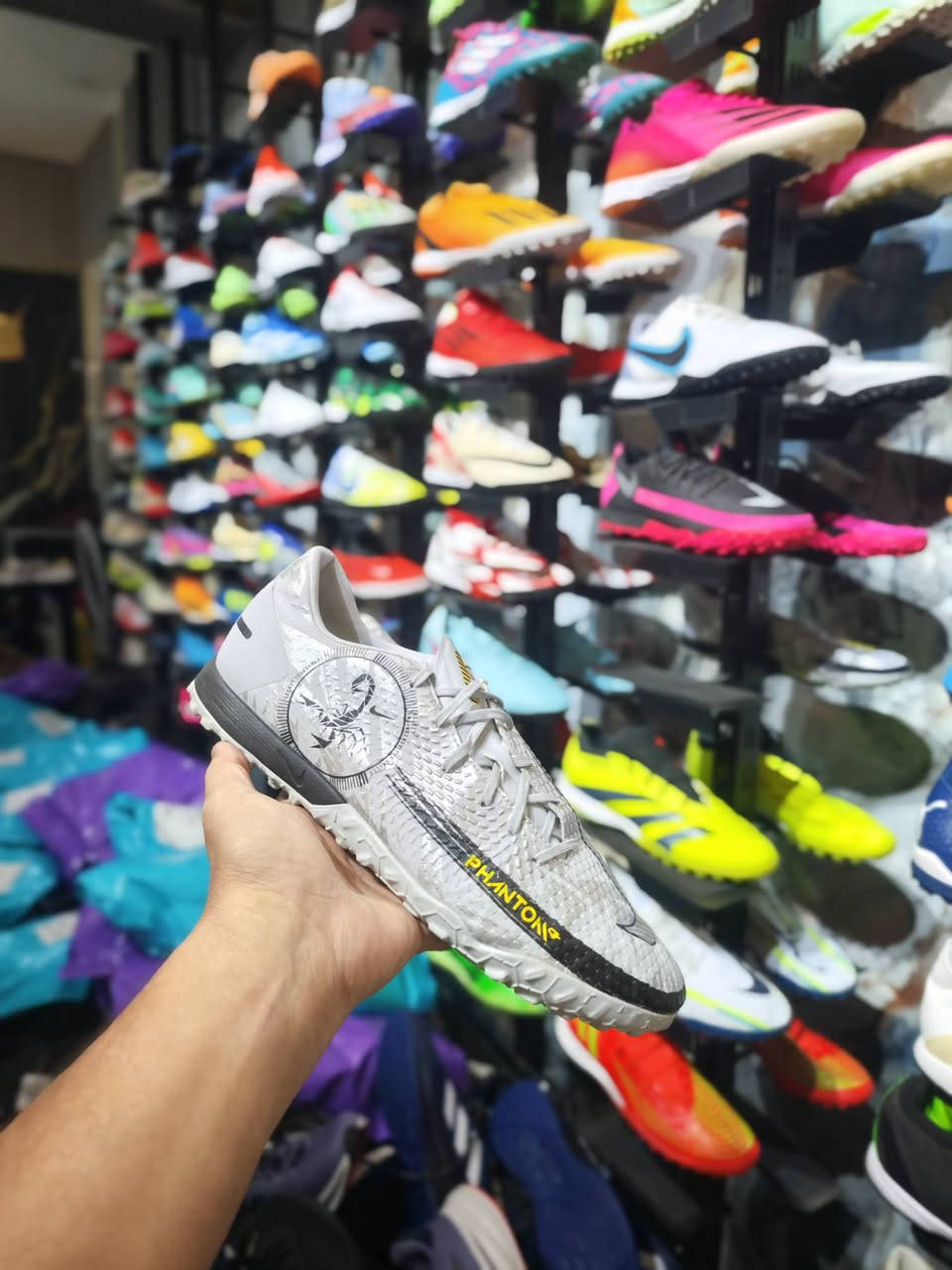 🔥 وصل الجديد إلى محلات الجوكر! 🔥
أحذية محبة بالة أمريكي، أصلي 100% 🇺🇸👟
✨ أحدث الإصدارات
📏 القياس: 42
💯 جودة وأصالة مضمونة
إذا تدور على الموديل المميز والجودة العالية، الجوكر وجهتك 😎🔥
📍 زورونا في محلات الجوكر – بغداد / الحرية الأولى – باتا
📲 للطلب والاستفسار عبر الواتساب: ***********
#محلات_الجوكر #أحذية_أمريكية #
