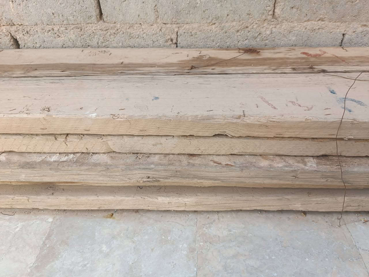 سلام عليكم دراريب للبيع العرض ٣٠ والطول ٣ متر و٦٥ سانتيم العدد ٥  المكان كربلاء ***********
