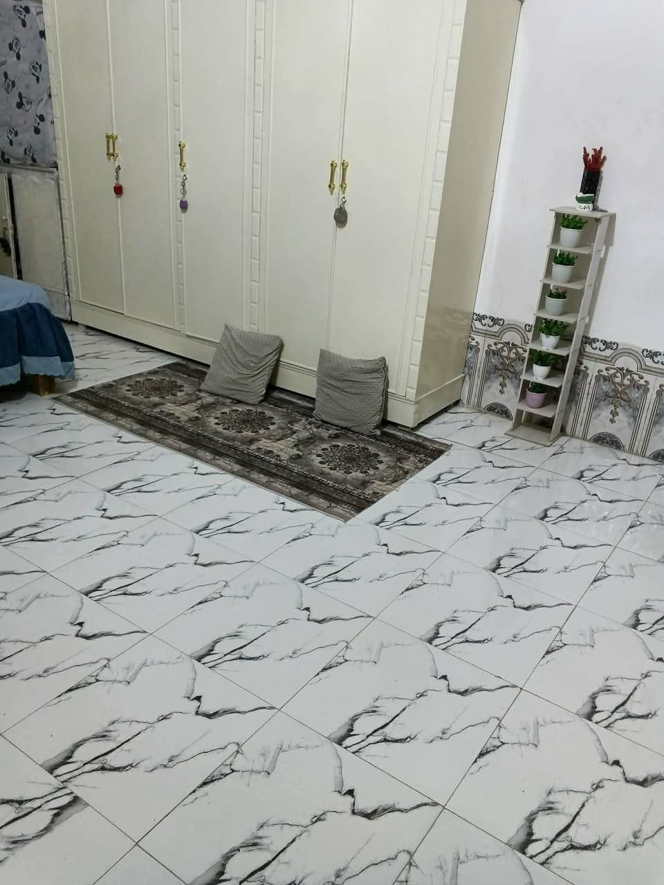 السلام عليكم بيت بلبيكات بشارع اليوسف مساحه ١٥٠ م جاهز وكامل رقم صاحب البيت ***********
