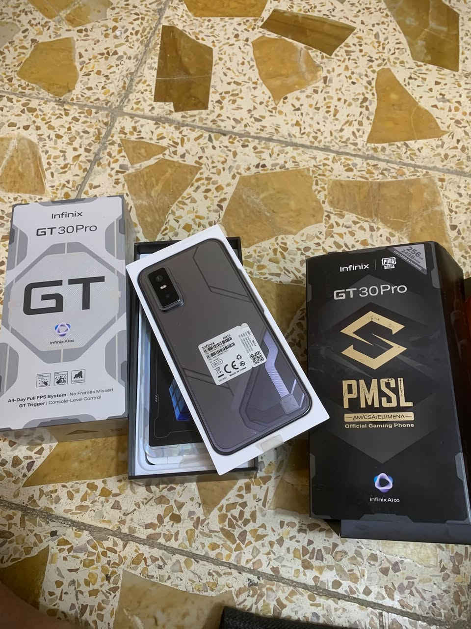 سلام عليكم جهاز للبيع مكان بغداد البلديات ***********

نص مكتوب في الصور:
- Infinix GT 30 برو 30 pro · أتابع
- Tlemçani Amine · 5 ي ·
- تعرف على الوحش Infinix GT 30 Pro الموجه للGamers 👇
- • ⚙️ المعالج: Dimensity 8350 (4nm)
- • 🧠 RAM: 12GB قابل للتوسيع حتى 24 GB
- • 💾 التخزين: 256GB
- • 🔋 البطارية: 5500mAh
- • ⚡ الشحن: 45W Fast Charge
- • 📱 الشاشة: AMOLED – 144Hz
- • 🎮 Gaming Triggers: أزرار جانبية للألعاب
- • 🚀 الأداء: تشغيل PUBG حتى 120FPS
- • 🛡️ ضمان سنة كاملة
- • prix 63000 da