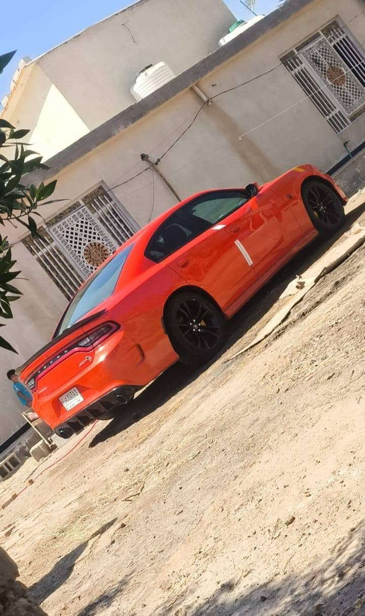 يا الله سلام عليكم
دووج ••• جارجر    ⏬
موديل •ــ•2020  🟠
•••••••••••لون برتقالي مميز🍊
فتحت سقف
نقطه عمياء
شاشه كبيره
كامره  دواره
كشنات حضن جلد تبريد تدفئه
كشنات خزن
حداديه جديه 
ويل 20ا بلاك توب وتخم تاير
تشغيل عن بعد 
لايتات زنون
محدثه SRT
جديدة جدا 
رقم بغداد انكليزي باسمي تحويل مباشر 
وارد امريكي 
قطعة وحده صبغ جاملخ لاأمامي فقط
بدون ارباك سليم
للاستفسار اكثر 
***********📞
 بييع    فقط  صور الحادث عل خاص 
وبل عافيه علي صير من نصيبه سياره جديده ومال جناي
