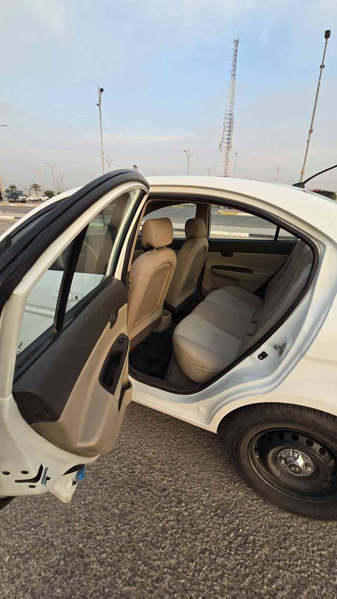 اكسنت ٢٠٠٩ • مكفولة جير ومكينة • رقم بغداد