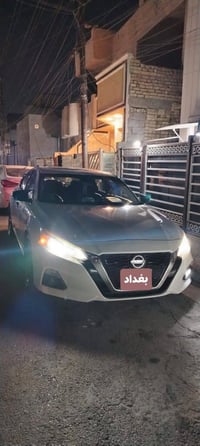 للبيع نيسان التيما 2022 التيما 2022 أمريكي  ماشية 140 الف ضررها ثلاث ق...