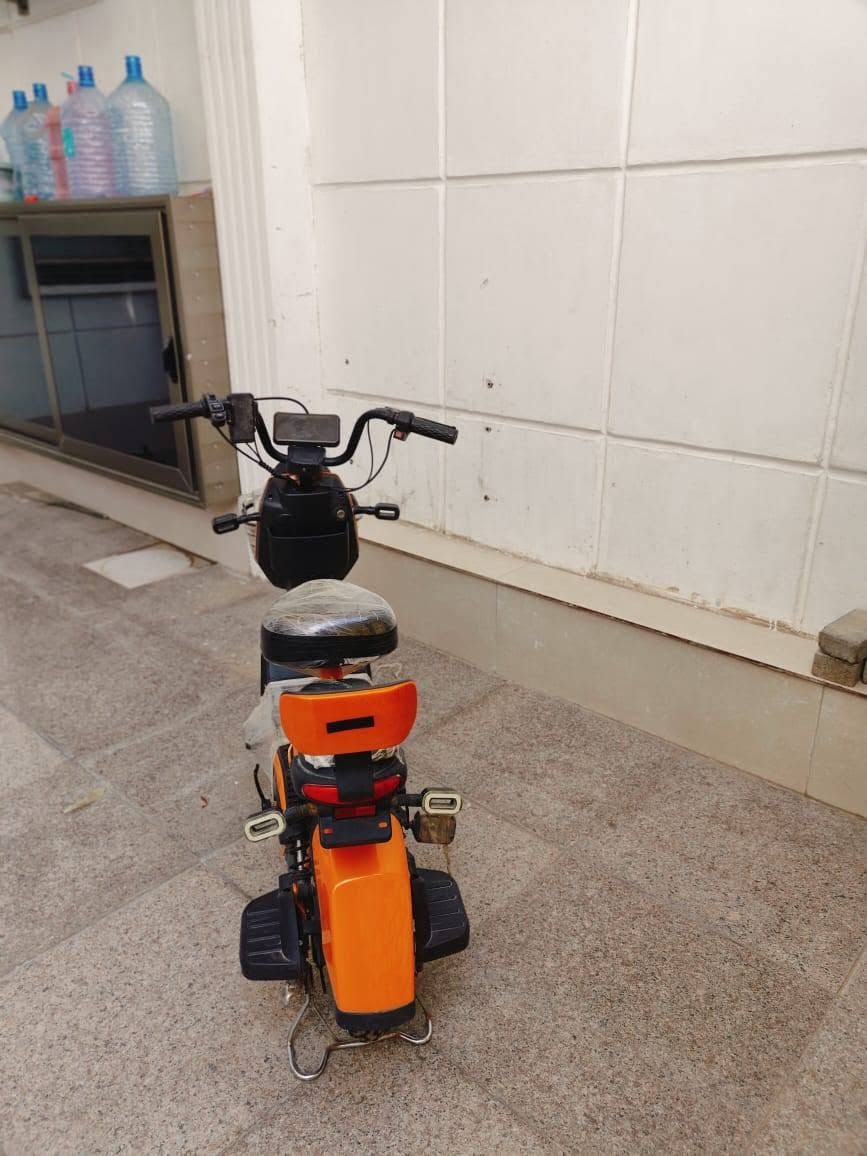 دراجه شحن  حديثه سعر الشراء  ٥٥٠ وسعر البيع ٢٥٠ وبي مجال 
ماكو عطل بس الباتريات  

***********

نص مكتوب في الصور:
- اليوم ٣:٥٨ م
- المزيد
- حذف
- تحرير
- المفضلة
- مشاركة