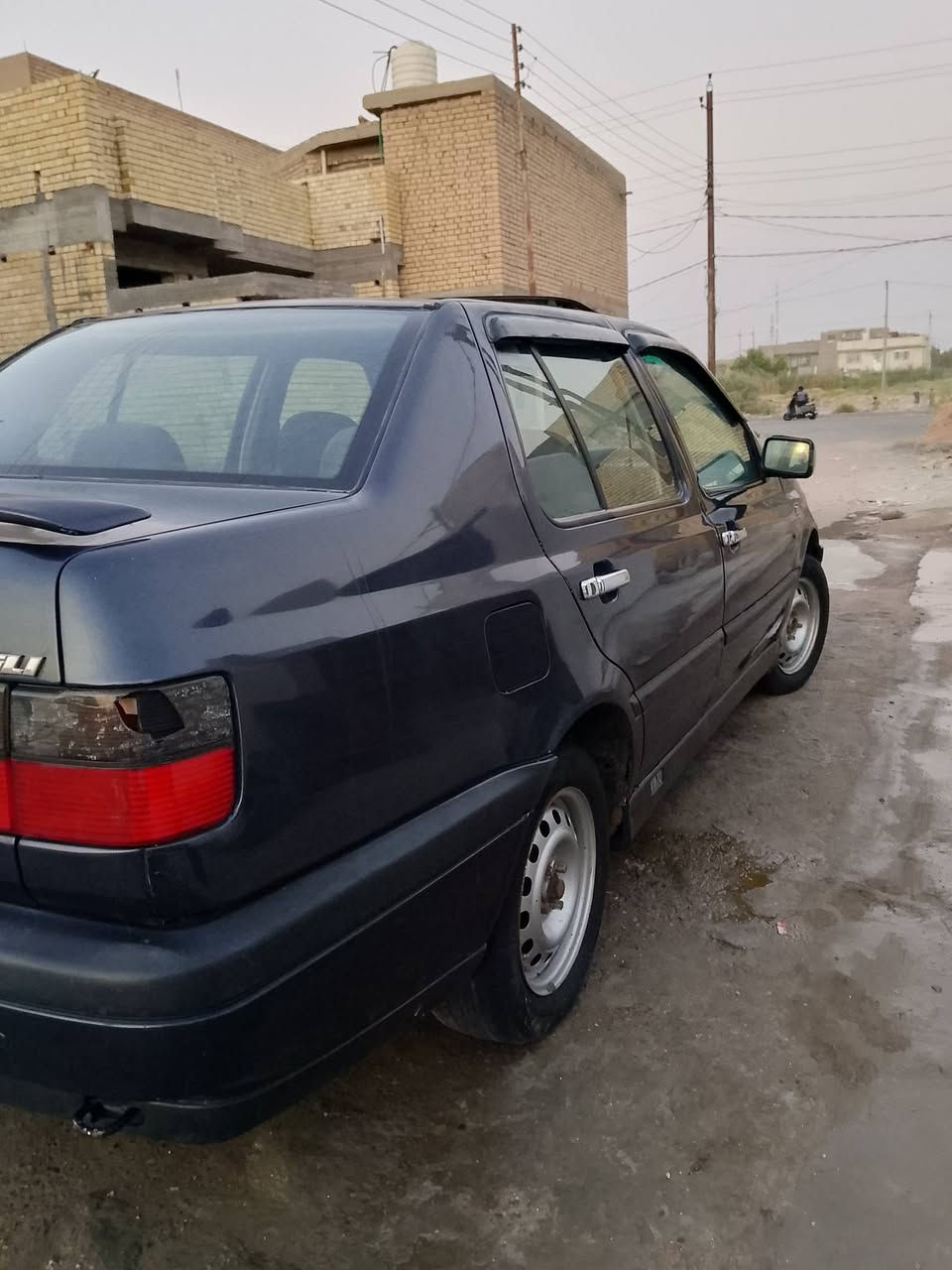 كولف موديل 1993 رقم بغداد كير عادي محرك 2000 محرك كير حاويه شادهن صدر جديد مسويله ادامه كامله فيتبم بلكات ونوزلات جدد تبريد ه صونده طاكه منضومه جديده العام سويته سياره كلشي بيه شغال الكهربائيات من الدعايه للدعايه شغاله سلايت شغال غرفته كلش نضيفه وبلاديه سياره شرط ترايك 200  مكفولة من الضربه والتبديل والخياس صبغ حزام قماره بلاديه بدون صبغ  
السعر 33 ورقه ماكو هيج نضافه بهيج سعر بيع مستعجل 
***********
***********مكاني بغداد
