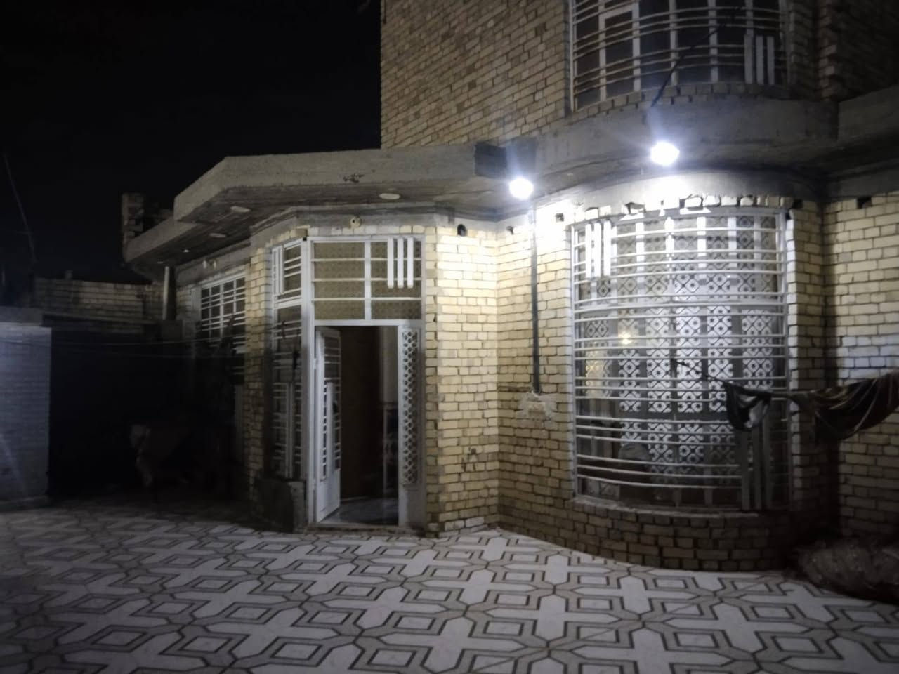 سلام عليكم بيت البيع مساحه 280 اسقبال11 غرفتين نوم صاله ومطبخ وكراج كاشي والسقبال كاشي البيت كاله طابوك صبه مسالح  بيت جديد 2024 فقط الكرج والسقبال كاشي  بيت سرميك البخ و بياض مكان اابيت الدوانم مقبيل صورت السيد الصدر وبضهر شارع حسن باتوال  بيت ركن  السعره خاص مراسلات الصفحه اارقم***********
