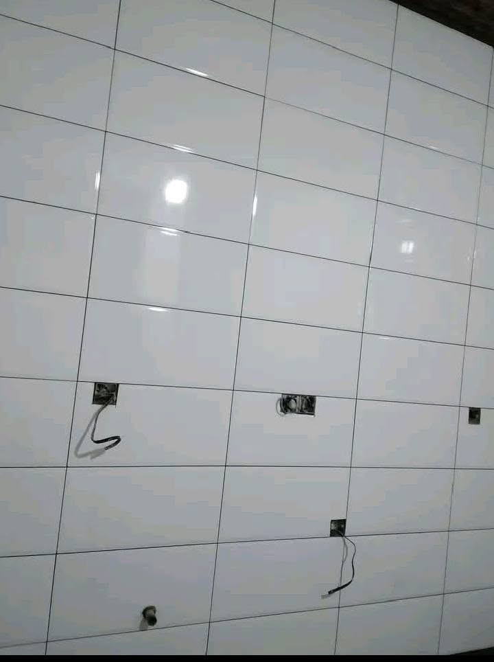تطبيك سيراميك ارضي متر ب 5شغل درجة اولى ***********
