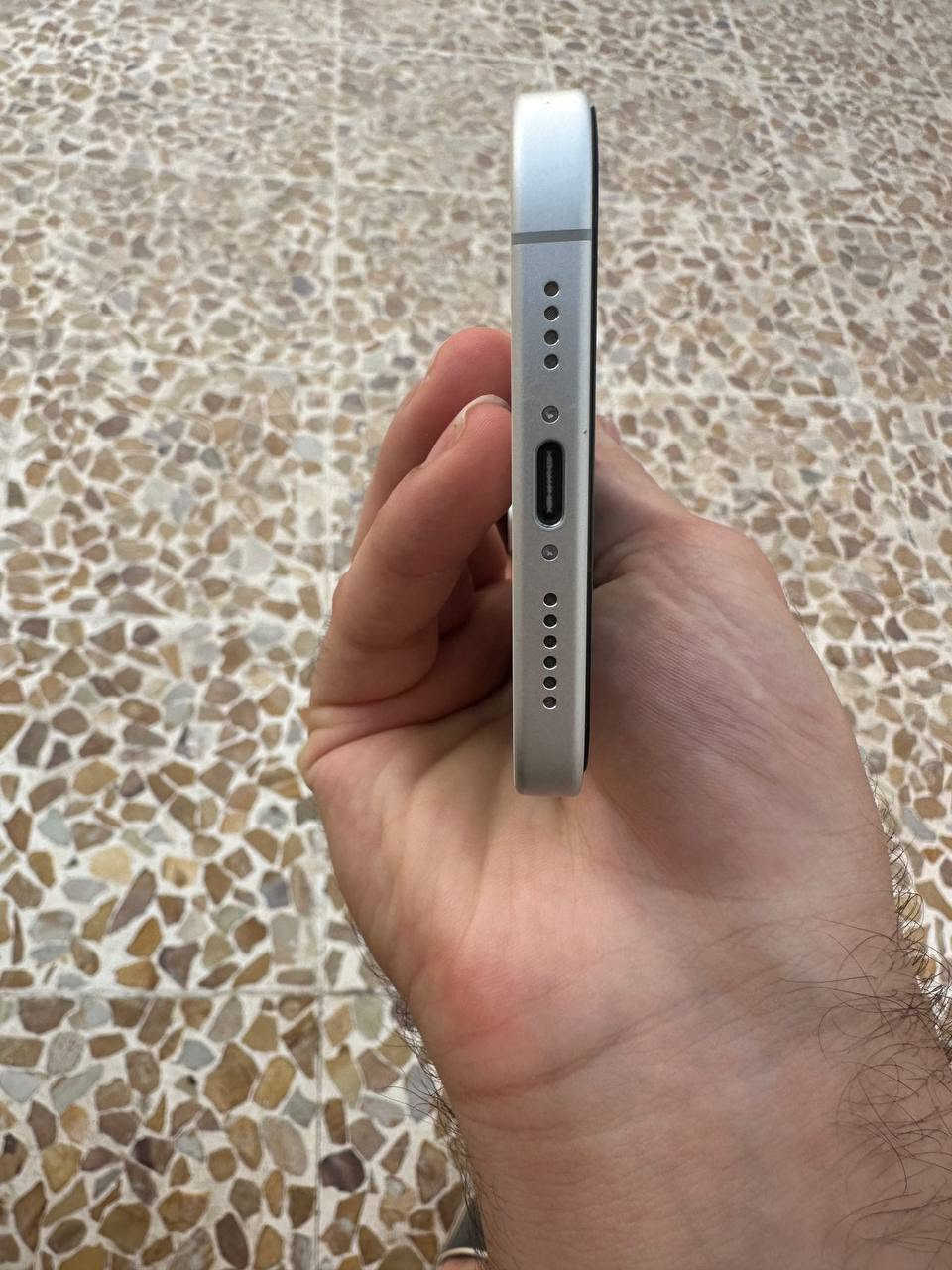 ايفون ١٦ بلس  مشحون 192مره
بطاريه 100
ذاكره ١٢٨ 
الجهاز ما مفتوح وما مبدل بي اي شي جهاز شخط مابي نضافه 100/💯 
كارتون و الكيبل موجودات 
السعر مليون و ٥٠ الف رقمي *********** مكاني موصل جانب الأيسر حي الميثاق

نص مكتوب في الصور:
- حالة البطارية
- عادية
- تعمل بطارية iPhone هذه على النحو المتوقع. حول البطارية والضمان...
- الحد الأقصى للقدرة
- ١٠٠٪
- هذا قياس لقدرة البطارية مقارنة بقدرتها عندما كانت جديدة. قد تتسبب القدرة المنخفضة بتقليل ساعات الاستخدام بين عملية الشحن والأخرى.
- عدد الدورات
- ١٩٢
- هذا هو عدد مرات استهلاك iPhone لقدرة البطارية.
- معرفة المزيد...
- تاريخ التصنيع
- أيار ٢٠٢٥
- أول استخدام
- كانون الأول ٢٠٢٥