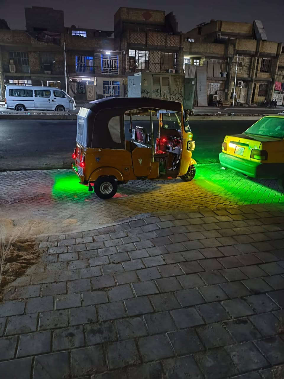 تك تك ٢٠٢١
باسمي رقم انكليزي لوحتين
معمره دوس 
فاشك محرك غراض اصليه شركه كلفني أكثر من ٥٠٠ الف وبعد بيه ضمان يم الفيتر شهرين ولفيت معروف بالمدينه طارق المصري شغله درجه أوله السعر سبعه ونص وبيها مجال قليل
***********
