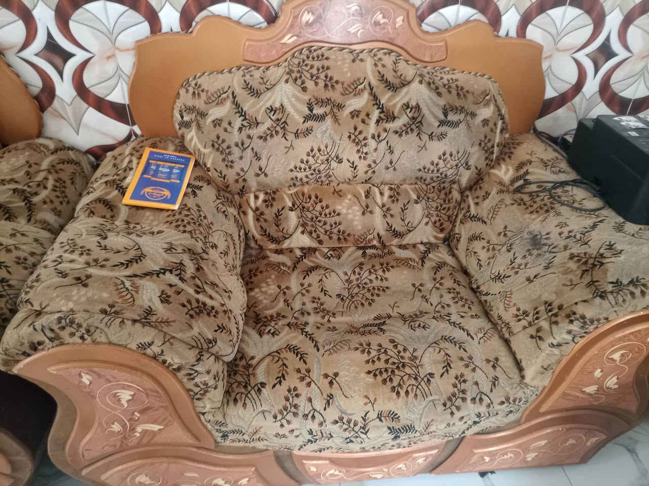 كنب • صالون • للبيع