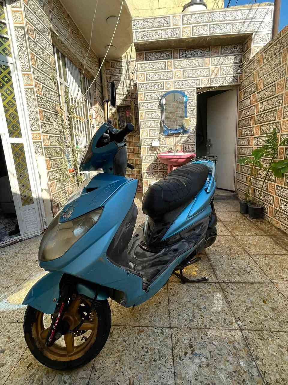 السلام عليكم سكنس فحل
الدراجه مكفوله من كل نواحي كلها بلاديه نكره سلف التشغيله مشيها يخبل كلش حلوه الدراجه تجي تفحص تجيب وياك عشر فيتريه كامله من كل نواحي مال جناي مو بياع شراي سعر 800 رقم// *********** واتساب فقط
