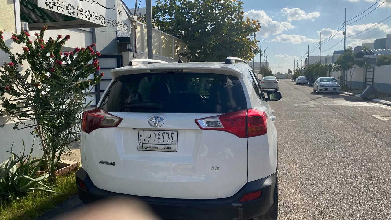 للبيع راف فور Rav 4 موديل ٢٠١٥LE  ماشية ٩١ الف ميل السيارة عندي منذ اربعة سنوات تم اجراء سيرفس الكير على٧٠ الف المحرك  ممتاز تبريد خير من الله ثلج… سرفس محرك قبل شهر (دهن وفلاتر )…باتري  مصارله ٦ اشهر تايرات  جدد   السيارة رقمه بغداد سنويه لغاية ٢٠٢٧  ..محرك ٢.٤ حادث جاملغ امامي مصبوغ   وشبر او اكثر شويه صبغ بالبنيد …كأمراه خلفيه مثبت سرعة وارد امريكي …مكان السيارة كربلاء … السعر ١٢٩..  للتواصل ***********
