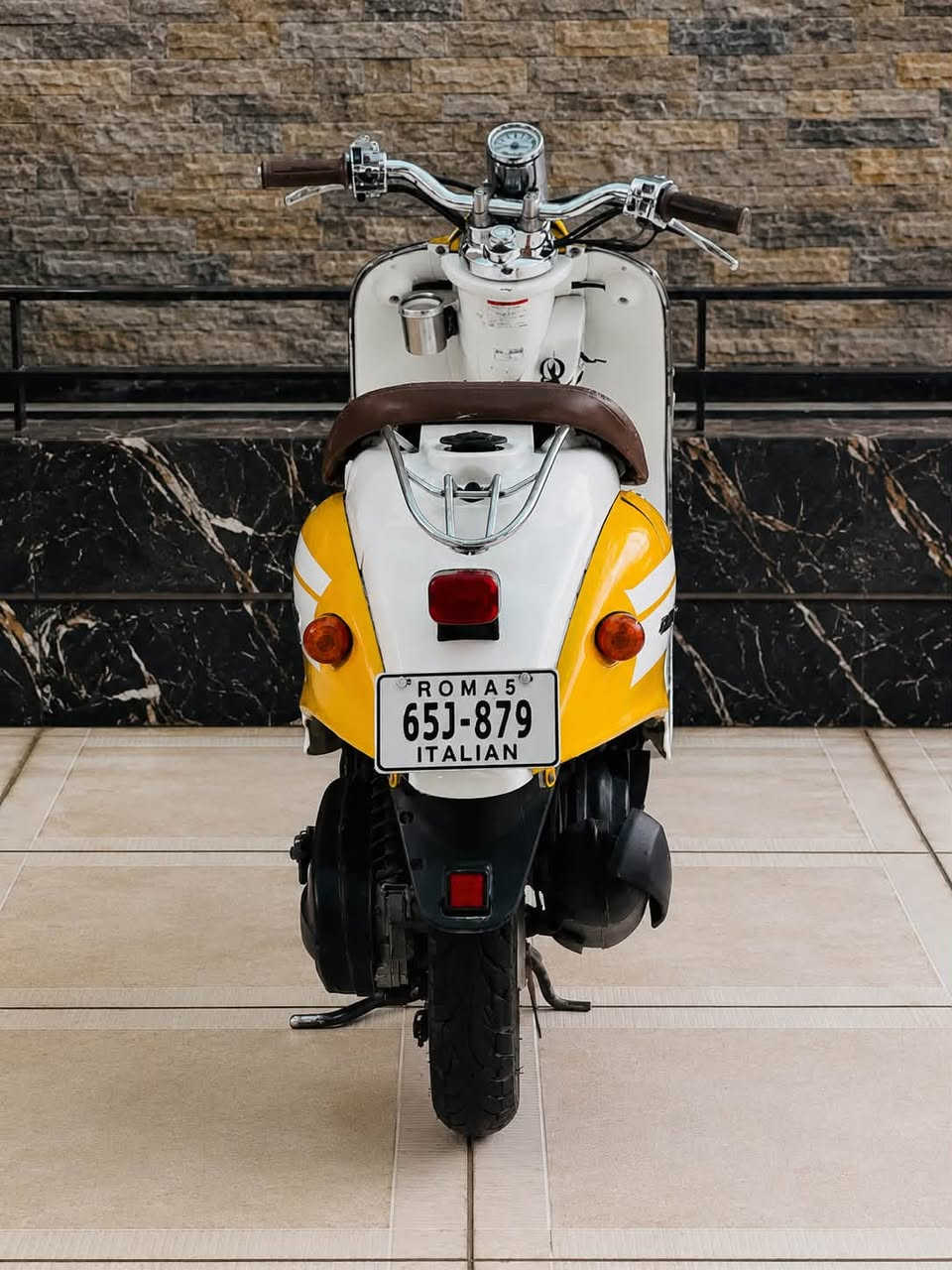 🏍️ دراجة عبد الحليم للبيع (نظيفة جداً وبحالة الوكالة)
لأصحاب الذوق الرفيع واليدورون على النظيف واللوك! دراجة عبد الحليم، ماشية قليل جداً وعلى بلادها، خالية من أي عيوب وجاهزة للاستخدام.

🛠️ المواصفات والشروط:

 المحرك (المكينة): بشرط الفحص، مكينة ما مفتوحة نهائياً (بلاد).

 الكاربريتر والشوتة: بلاد

 الصالنصة: كلها بلاد وبشرط الفحص.

 الرمبة: جاهزة وبحالة ممتازة.

 الكهربائيات: شغال ١٠٠٪ وبشرط الفحص (كلها تشتغل).

 التشغيل: سلف وهندر شغالين من أول دقة وبدون أي نقص.

 البريكات والتواير: البريكات ميزانية ومضبوطة، والتواير بحالة الوكالة (لوك).

 المشي: الدراجة ماشية قليل جداً، وعزم المحرك ١٠٠٪ وبشرط الفحص.

 العدادات:کیجات البنزين کیج السرعة شغالين بالتمام.

الدراجة خالية من أي عيب أو نقص ثانٍ.

 السعر:500$$ 💰💰

 📍 العنوان: كركوك، الشورجة، قرب مطعم حمه ناصر.

 📞 رقم الهاتف للتواصل: ***********

لأي استفسار أو للشراء، إحنا بخدمتكم وتكدرون تتصلون بأي وقت!

🔱🔱🔱🔱🔱🔱🔱🔱🔱🔱🔱🔱

🏍️ ماتۆڕی عەبدولحەلیم بۆ فرۆشتن (زۆر خاوێن)

ئەم ماطۆرە زۆر کەم ڕێی کردووە و لەسەر بنەمای بلاد ماوەتەوە، تایبەتە بەو کەسانەی دوای شتی لۆک و بێ عەیب دەگەڕێن.

🛠️ تایبەتمەندییەکان و مەرجەکانی ماتۆرەکە:

 مەکینە: بەشەرت، تا ئێستا مەکینەی نەکراوەتەوە (بلادە).

 کابریتەر و شۆتە: بلادن.

سالۆنسای بیلادە بەشەرت و کفرەکان: هەمووی بەشەرت بلادن.

 ڕەمپەیە:.

 کارەباییات: هەموو بەشەرتە و ئیش دەکات.

 ئیشپێکردن:سلف و هێندەر بەشەرت، بێ هیچ کەموکوڕییەک.

 برێک و تایەکان: برێکەکانی زۆر توند و مەزبوتە، تایەکانی لۆکن.

 ڕۆیشتن: زۆر کەم ئیشی کردووە، بزوێنەرەکەی 100% بەشەرتە.

گێچی بەنزین و گێچی خێرایی (سرعەت) ئیش دەکات

نرخ 500$$💰💰

📍 ناونیشان و پەیوەندی:

 ناونیشان: کەرکوک، شۆڕیجە، نزیک چێشت خانەی حمە ناسر.

 ژمارەی مۆبایل بۆ پەیوەندی: ⁠***********📞📞⁠

هەر کەسێک ویستی، لە خزمەتیداین و با پەیوەندی بکات
