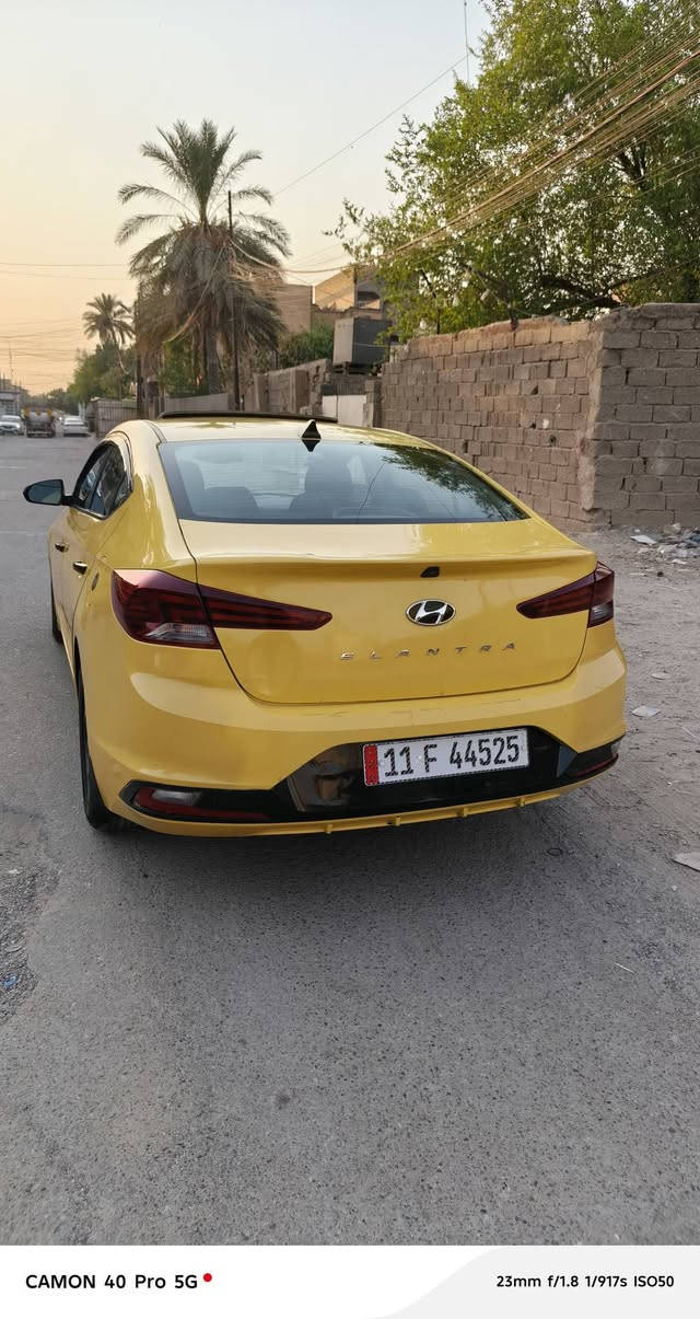 سلام عليكم الانتره للبيع موديل 2020 فول مواصفات 1/1 حادثهه جاملغ وبنيد مصلح بارد نفسهن بدون دواخل تخم تاير تدفئه تبريد ثلج كهربائيات كلهه على وضع الشركه سياره احله من الصور السعر 122 وبيهه مجال بسيط المكان بغداد المشتل *********** /***********
