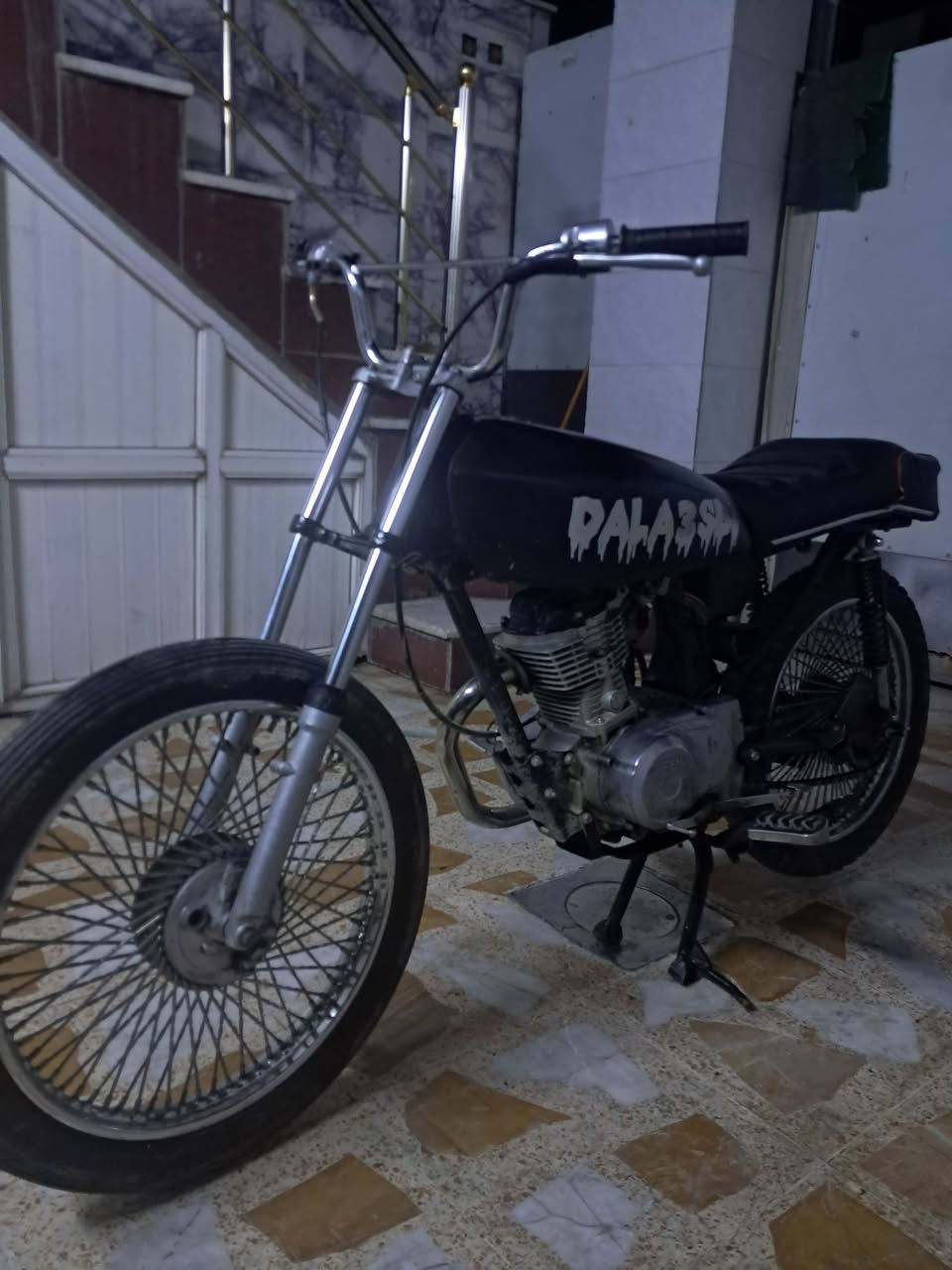 السلام عليكم دراجه نامه للبيع اربعه كير 125cc
دراجه كامله نضيفه كابريتر جديد وياله دبل مضبوط 
الدراجه سعرها ٢٥٠ وبيها مجال 
للتواصل واتساب فقط ***********
