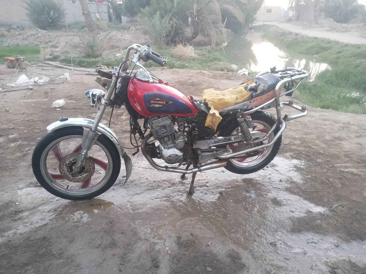 سلام عليكم دراجه جونده 5كير محرك برغي ما مفتوح.  دراجه نضيفه حيل ترايك وين مايعجبك اطلع بيه مكان ديونيه قضاء شاميه سعر 200وبيه مجال بصيط لشراي ***********
