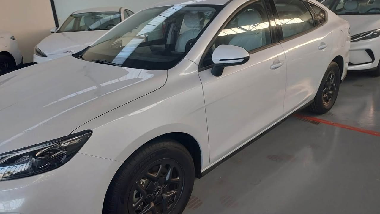 للبيع BYD Qin L DM-i موديل 2025 — زيرو
🔥 للبيع سيارة BYD Qin L DM-i موديل 2025

📍 الموقع: النجف الأشرف

📅 الموديل: 2025

🛣️ الحالة: زيرو — 0 كم

🎨 اللون: أبيض

🤍 الداخلية: جلد أبيض/بيج مع أسود

⚡ المنظومة: هايبرد Plug-in Hybrid

⛽ المحرك: 1.5 لتر + محرك كهربائي

⚙️ القير: أوتوماتيك E-CVT

🪑 5 مقاعد

📺 شاشة وسطية كبيرة + شاشة عدادات رقمية

💺 مقاعد جلدية

🔑 دخول وتشغيل ذكي

✨ سيارة جديدة ونظيفة جداً

💰 السعر: 18 مليون  

رقم أربيل 

وبيها مجال 

للتواصل 

***********

🔴 ملاحظة مهمة:

السيارة مأخوذة بنظام أقساط، وأني أتحمل أرباح الشركة، والمشتري يستلمها بسعر السوق وباتفاق واضح
