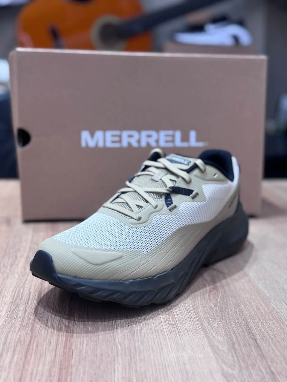 اصلي وكالة 👟 Merrell 
حذاء رياضي عملي وأنيق
تصميم عصري وخفيف، مناسب للاستخدام اليومي والمشي، مع نعل سميك يمنحك راحة وثبات أثناء الحركة.

✨ المميزات:
• تصميم رياضي عصري
• مريح للاستخدام اليومي والمشي
• نعل سميك وثبات جيد
• خامة علوية جيدة التهوية

للطلب واللستفسار واتساب ***********

📏 القياس المتوفر: 43 – 44
