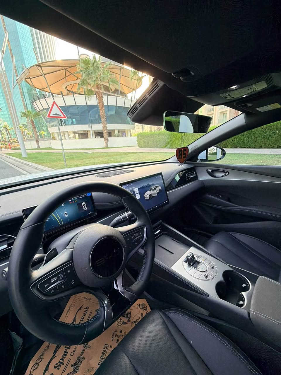 🚘 للبيع BYD SEAL 06 DM-i | موديل 2025

🔥 أعلى فئة بالمواصفات – FULL OPTION

🤍 لون أبيض | رقم أربيل
📍 ماشية 40,000 كم
📷 فول كامرات + فول رادارات + فول حساسات
🅿️ نظام Valet Park – السيارة تصف نفسها بنفسها
🌤️ Panoramic Sunroof سلايت روف كبير

🔋 البطارية تمشي تقريباً 80 كم بالشحنة الواحدة
⛽🔋 فول كهرباء + فول بانزين، مدى إجمالي يصل إلى حوالي 2,100 كم حسب ظروف القيادة
🔌 كامل معدات الشحن موجودة ويا السيارة
🛠️ سيرفس كامل بالشركة
📄 كتاب رسمي من مرور أربيل للتظليل 80%
✨ مواصفات كثيرة جداً، شغلات هواي ما تنذكر ولا تنعد
✅ سيارة نظيفة جداً ومعتنى بيها
✅ مكفولة من كلشي

💰 السعر: 191 ورقة 💵
*********** بغداد, العراق
