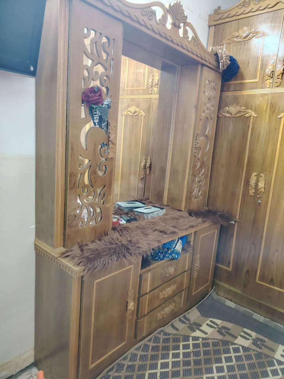 غرفه ابراج للبيع السعر ٨٥٠ وبيها مجال قليل ***********
